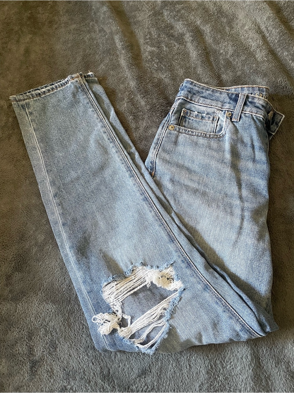 American Eagle Outfitters Ripped Mom Jeans